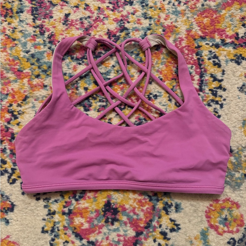 LULULEMON LIKE NEW  Free To Be Bra size 4
